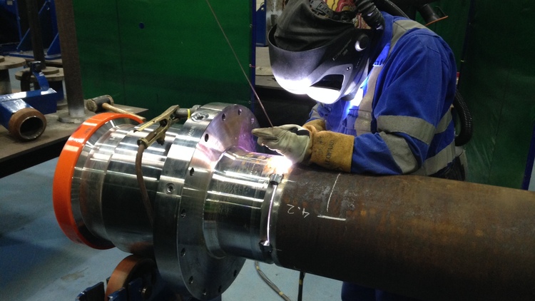 F22 Multibore Hubs